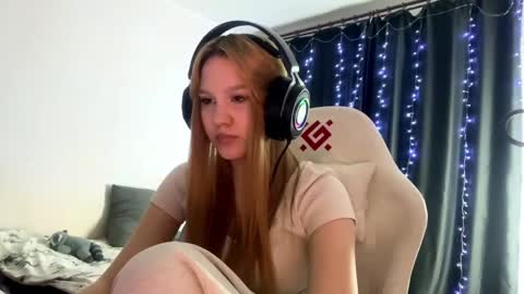 Amia online show from 03/25/26, 05:41