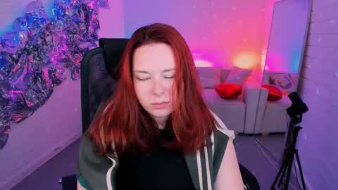 The woman of your dreams online show from 10/07/25, 03:42