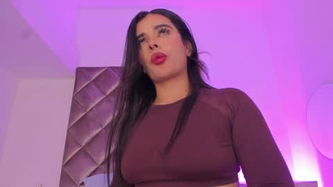 Snapshot of kaylarossi chatting on 12/27/24, 01:32 Kayla online show from 12/27/24, 01:32