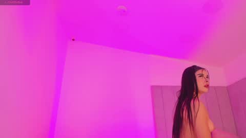 Snapshot of kaylarossi chatting on 01/26/25, 06:37 Kayla online show from 01/26/25, 06:37