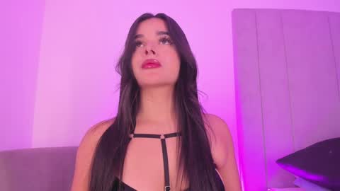 Snapshot of kaylarossi chatting on 02/04/25, 01:56 Kayla online show from 02/04/25, 01:56