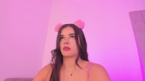 Snapshot of kaylarossi chatting on 02/05/25, 01:15 Kayla online show from 02/05/25, 01:15