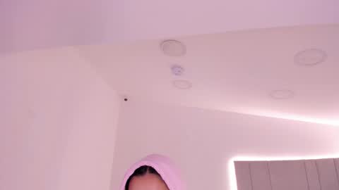 Snapshot of kaylarossi chatting on 02/16/25, 02:53 Kayla online show from 02/16/25, 02:53