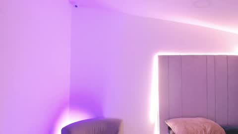 Snapshot of kaylarossi chatting on 03/05/25, 02:03 Kayla online show from 03/05/25, 02:03