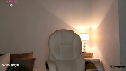 INSTAGRAM AND TW 11kayle online show from 10/08/25, 01:25