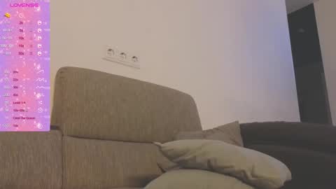 Snapshot of kaylee_ee chatting on 10/16/25, 01:23 kaylee_ee online show from 10/16/25, 01:23