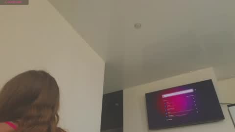 Snapshot of kaylee_ee chatting on 04/30/26, 10:43 kaylee_ee online show from 04/30/26, 10:43