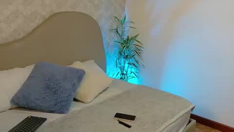 kaylee_jones online show from 12/02/25, 12:32