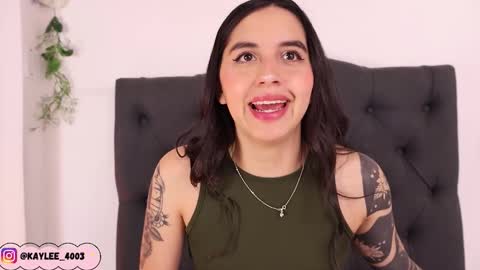 Snapshot of kaylee_lee chatting on 02/23/26, 04:10 kaylee_lee online show from 02/23/26, 04:10