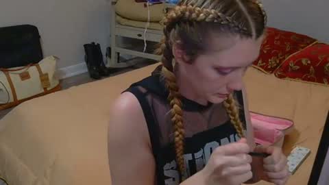 Snapshot of kayleekakesnslim chatting on 06/20/26, 08:33 kaylee kakes online show from 06/20/26, 08:33