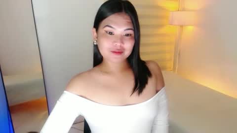 Y O U R        F U T U R E       K A Y L E E  online show from 02/17/25, 04:20