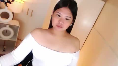 Snapshot of kayleepinay chatting on 03/08/26, 06:01 Y O U R F U T U R E K A Y L E E online show from 03/08/26, 06:01