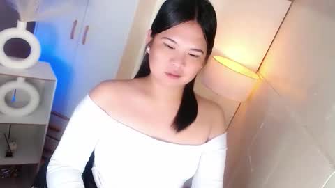 Snapshot of kayleepinay chatting on 03/26/26, 07:41 Y O U R F U T U R E K A Y L E E online show from 03/26/26, 07:41