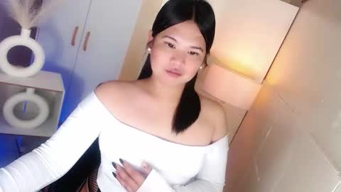 Snapshot of kayleepinay chatting on 03/30/26, 10:55 Y O U R F U T U R E K A Y L E E online show from 03/30/26, 10:55