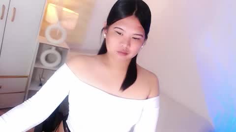 Snapshot of kayleepinay chatting on 04/09/26, 12:10 Y O U R F U T U R E K A Y L E E online show from 04/09/26, 12:10