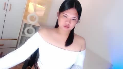 Snapshot of kayleepinay chatting on 04/09/26, 05:07 Y O U R F U T U R E K A Y L E E online show from 04/09/26, 05:07