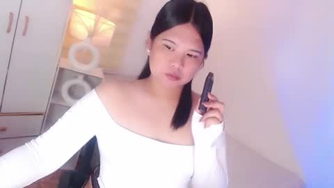 Snapshot of kayleepinay chatting on 04/12/26, 03:50 Y O U R F U T U R E K A Y L E E online show from 04/12/26, 03:50