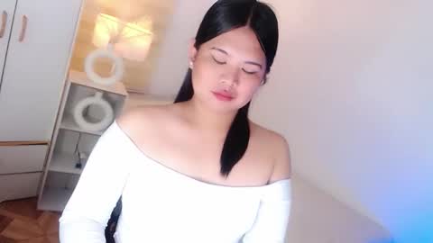 Snapshot of kayleepinay chatting on 04/15/26, 01:34 Y O U R F U T U R E K A Y L E E online show from 04/15/26, 01:34