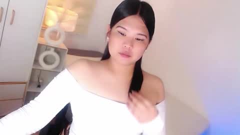 Snapshot of kayleepinay chatting on 04/20/26, 02:03 Y O U R F U T U R E K A Y L E E online show from 04/20/26, 02:03