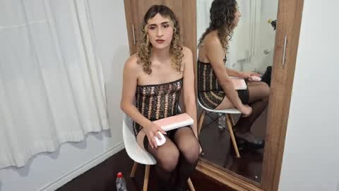 Snapshot of kayleesims_ chatting on 04/11/26, 12:15 Kaylee Sims online show from 04/11/26, 12:15