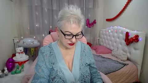 kaylesmoll online show from 02/19/25, 11:36