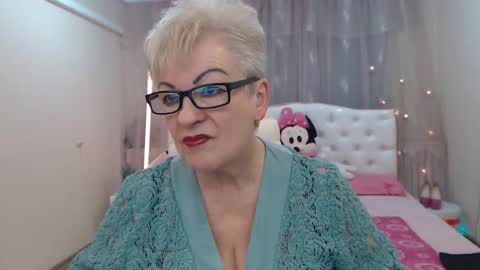 kaylesmoll online show from 11/15/25, 07:43