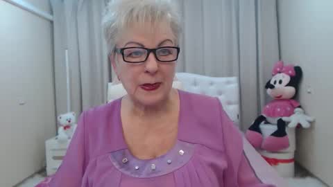 kaylesmoll online show from 03/03/26, 07:53