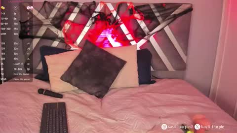 Snapshot of kayli_purple chatting on 10/24/25, 07:38 Kayli online show from 10/24/25, 07:38