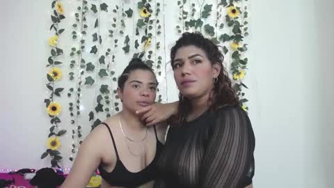 Snapshot of kaylie_and_dakota_ chatting on 12/17/24, 08:45 kaylie and dakota  online show from 12/17/24, 08:45