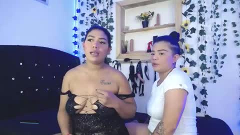 Snapshot of kaylie_and_dakota_ chatting on 10/21/25, 10:49 kaylie and dakota  online show from 10/21/25, 10:49