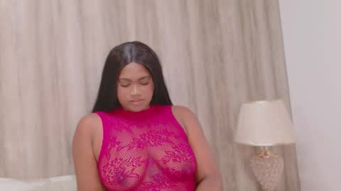 Snapshot of kaylie_mitchel chatting on 09/20/25, 12:00 KAYLIE online show from 09/20/25, 12:00