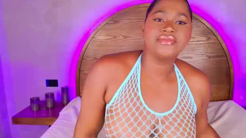 Snapshot of kaylie_mitchel chatting on 04/21/26, 10:23 KAYLIE online show from 04/21/26, 10:23