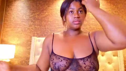 Snapshot of kaylie_mitchel chatting on 07/14/26, 11:21 KAYLIE online show from 07/14/26, 11:21