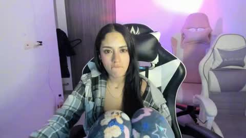 kaylie online show from 10/31/25, 04:02