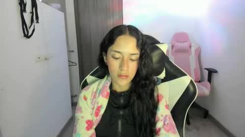 kaylie online show from 11/08/25, 02:23