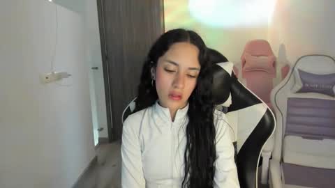 kaylie online show from 11/21/25, 09:35