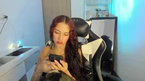 Snapshot of kaylie_xxx chatting on 04/20/26, 11:50 kaylie online show from 04/20/26, 11:50