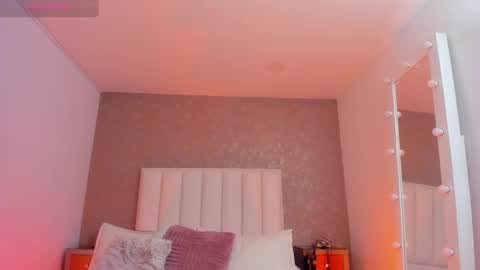 Snapshot of kayliebrooks chatting on 11/14/25, 02:38 kayliebrooks online show from 11/14/25, 02:38