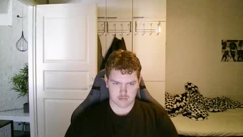 Snapshot of kayttajaviides5 chatting on 04/20/26, 06:27 Aatu online show from 04/20/26, 06:27