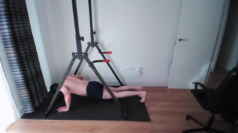 Neon online show from 11/08/25, 03:56