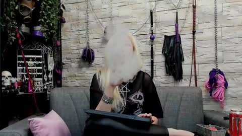 Miss Kazia online show from 10/06/25, 11:24