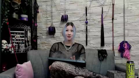 Snapshot of kaziaswart chatting on 12/19/25, 01:23 Miss Kazia online show from 12/19/25, 01:23