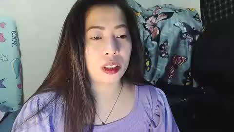 Snapshot of kazzandrasexy chatting on 10/19/25, 07:47 Kazzandra online show from 10/19/25, 07:47