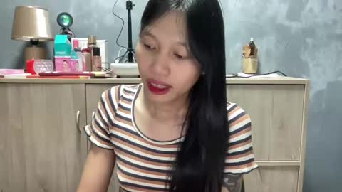 Its me Cora online show from 11/11/25, 04:45