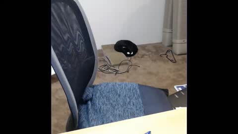 kcirt17225058 online show from 10/15/25, 09:20