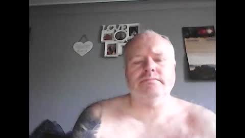 kdus4444 online show from 12/01/25, 09:47