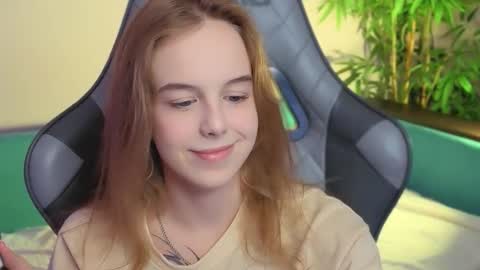 Snapshot of kebesheska chatting on 11/16/25, 04:23 Seb Polly Roxy Jonny online show from 11/16/25, 04:23