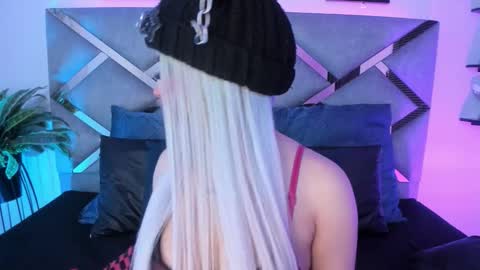 Keidy Monday to Saturday from 200 pm to 810pm  UTC-5 Colombia Time online show from 10/07/25, 07:11