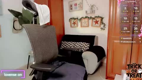 Natalia online show from 10/25/25, 03:29