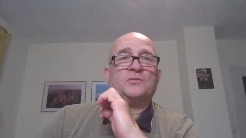 Snapshot of keilie1 chatting on 12/17/25, 09:54 keilie1 online show from 12/17/25, 09:54